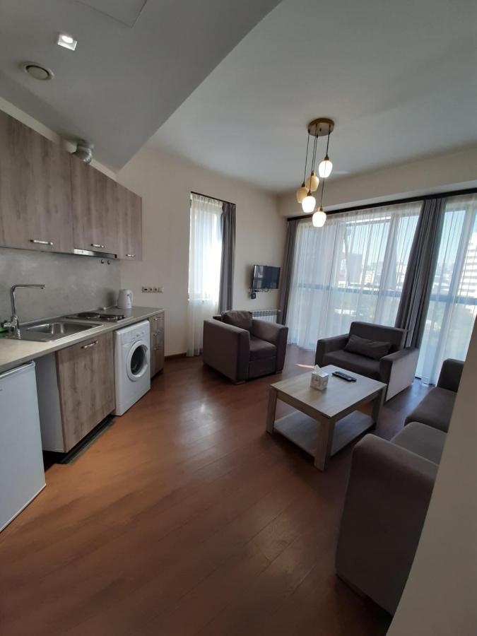 Deluxe Apartment In The City Center 2 Rooms Yerevan Exterior photo