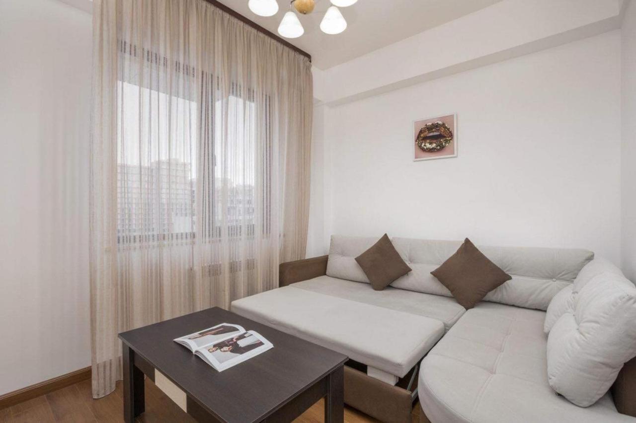 Deluxe Apartment In The City Center 2 Rooms Yerevan Exterior photo
