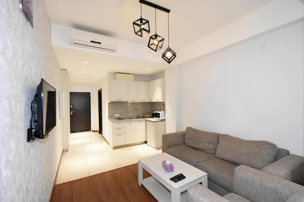 Deluxe Apartment In The City Center 2 Rooms Yerevan Exterior photo