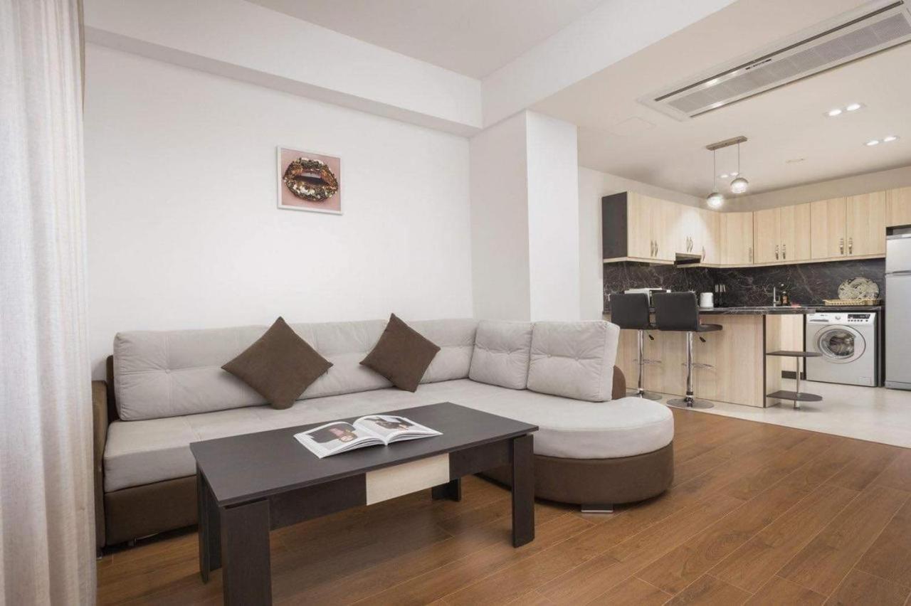 Deluxe Apartment In The City Center 2 Rooms Yerevan Exterior photo