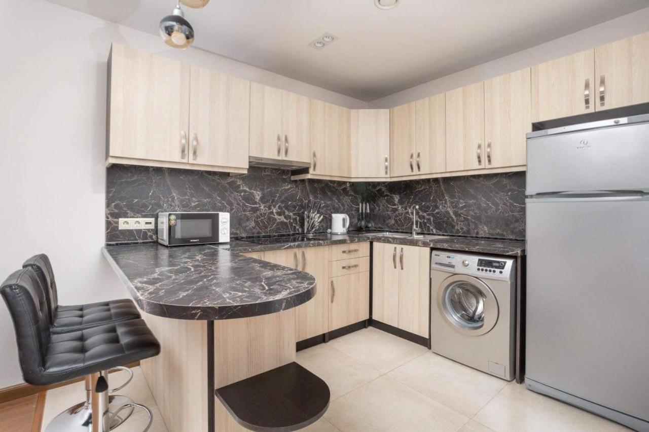 Deluxe Apartment In The City Center 2 Rooms Yerevan Exterior photo