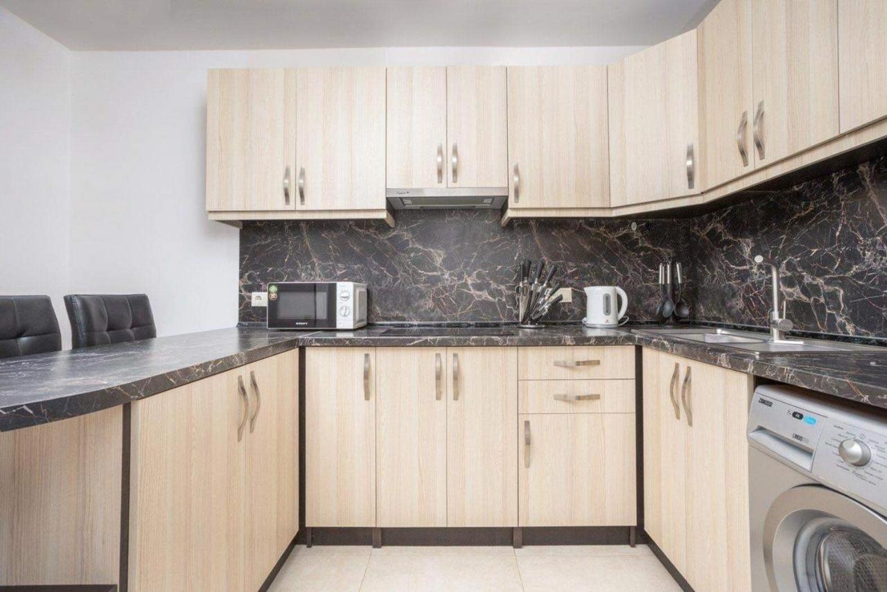 Deluxe Apartment In The City Center 2 Rooms Yerevan Exterior photo
